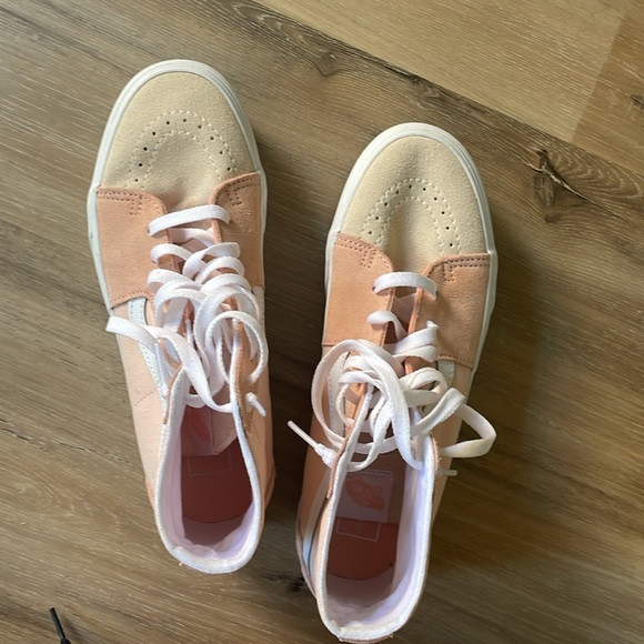 Platform vans - Picture 2 of 8